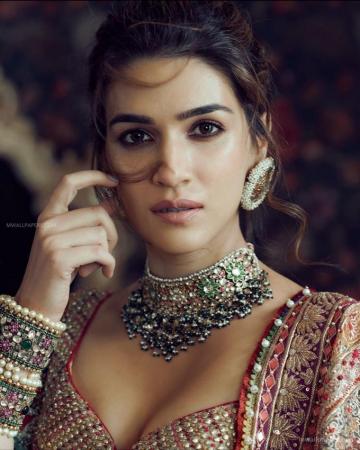 Kriti Sanon HD Wallpaper Desktop Background Android
