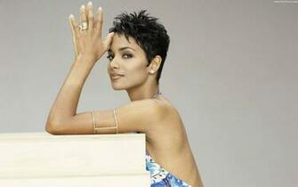 Halle Berry HD Wallpaper