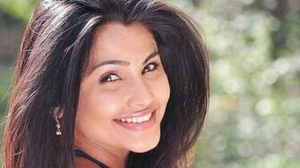 Daisy Shah Known People Famous News And Biographies
