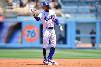 Dodgers Week Re Mookie Betts Powers Up True Blue La