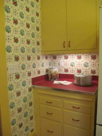 Retro Kitchen With Apple Betty Wallpaper From Bradbury