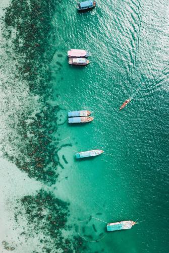 Wallpaper Shore Boats Sandbar Ocean Moored