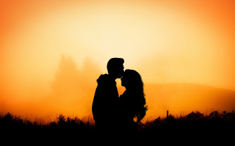 Wallpaper Couple Hug Kiss Love Outdoor