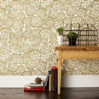 Wallpaper Hygge West Oh Joy Petal Pusher Gold