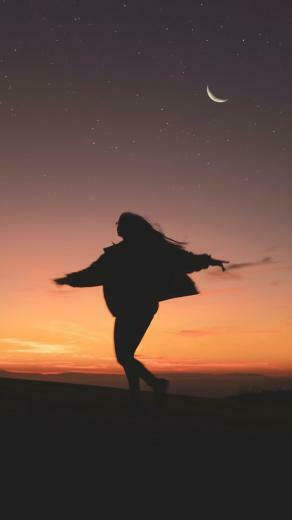 Dreaming At Night Beautiful Wallpaper Background
