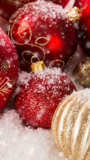 Christmas Ornaments iPhone 5s Wallpaper