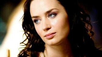 Emily Blunt HD Wallpaper