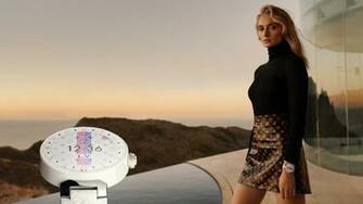 Sophie Turner Image Louis Vuitton Tambour Horizon