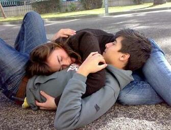 Teen Love Wallpaper Hugging