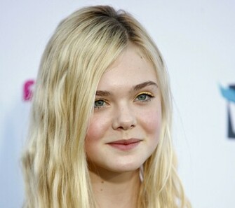 Elle Fanning Wallpaper HD