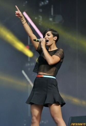 Frankie Sandford Sexy Photos Gallery