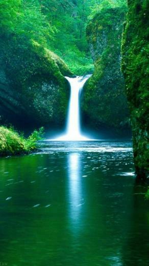 Nature Falls iPhone Wallpaper HD