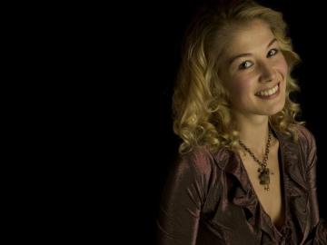 Rosamund Pike HD Wallpaper Background Image
