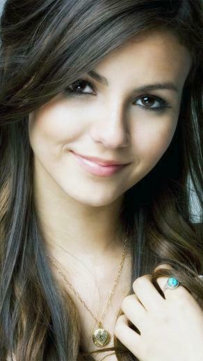 Victoria Justice iPhone Wallpaper