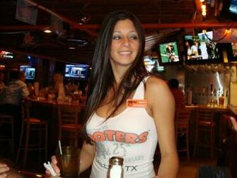 Hooters Wallpaper