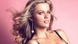 Wallpaper Brooklyn Decker Pixel Exotic