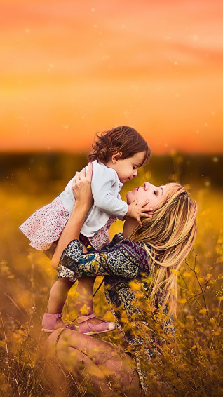 Mother And Baby 4k Wallpaper Off