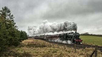 Gorgeous Steam Train Rolling Through The Countryside Hq Wallpaper