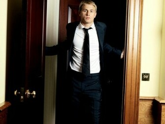 Charlie Hunnam Hot Girls Wallpaper