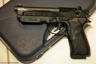 Wallpaper Weapon Beretta 90two Desktop