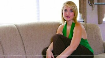Allison Mack Wallpaper