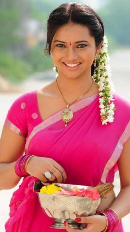 Sexy Isha Chawla Hot Navel Image Will Make You Crazy About Her