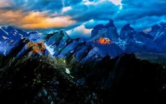 Amazing Blue Mountains Widescreen Wallpaper
