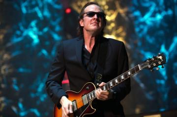 Joe Bonamassa Blues Rock Roll Guitar Concert Wallpaper