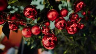 Wallpaper Balls Decoration Red New Year