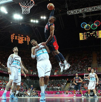 Russell Westbrook S One Hand Dunk Causes Kevin Durant To