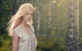 Elle Fanning HD Wallpaper IHD