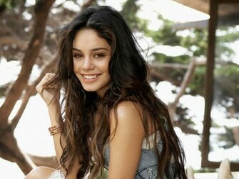 Shopstriped9 Vanessa Hudgens Hair Updos Curly