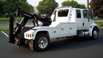 Chevron East Penn Carrier Wrecker Tow Truck HD Wallpaper