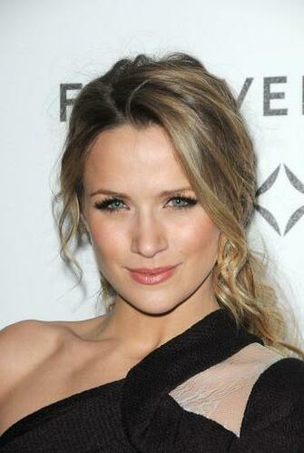 Shantel Vansanten HD Wallpaper