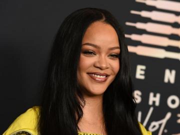 Rihanna Is Pregnant See Her First Baby Bump Photos Sheknows
