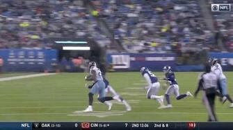 Marcus Mariota Brings Alec Ogletree To His Knees With Powerful Block