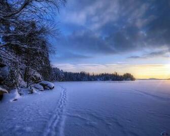 Wallpaper Dawn In A Winter Field X Desktop