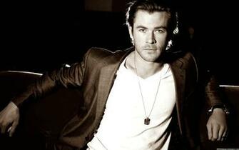 Chris Hemsworth Body Thor Wallpaper