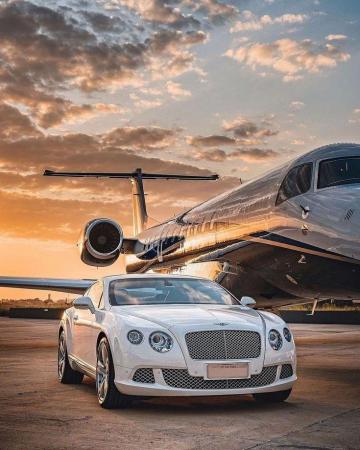 Private Jet Bentley Rich Lifestyle Luxury Billionaire