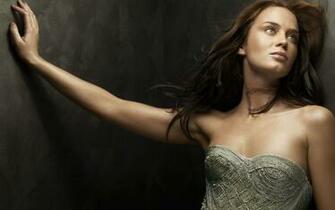 The Wolfman Actress Emily Blunt Wallpaper HD