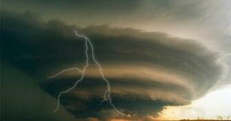 Lightning Storm Screensaver Screensavergift
