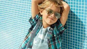 Stylish Boy X Close