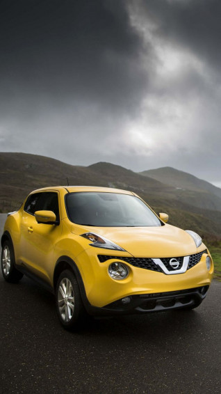 Yellow Nissan Juke Off Road Wallpaper