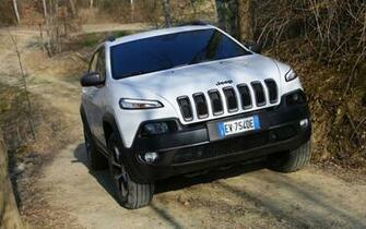 Jeep Cherokee Wallpaper
