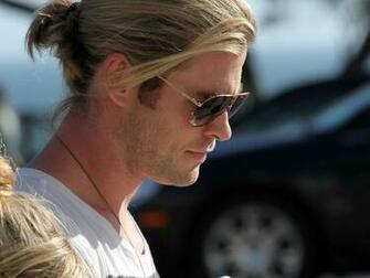 Chris Hemsworth And Elsa Pataky Enjoy Lunch In Santa