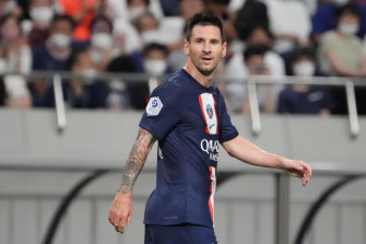 Xavi Asks Barcelona To Sign Lionel Messi On A