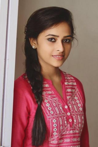 Sri Divya Wallpaper HD