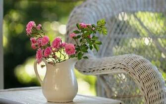 Pink Roses In The Vase Wallpaper