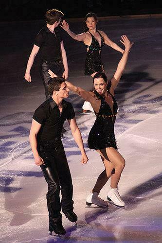 Tessa Virtue Scott Moir Image Stars On Ice