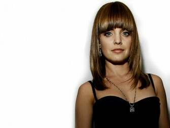 Mena Suvari Wallpaper Space Elephant